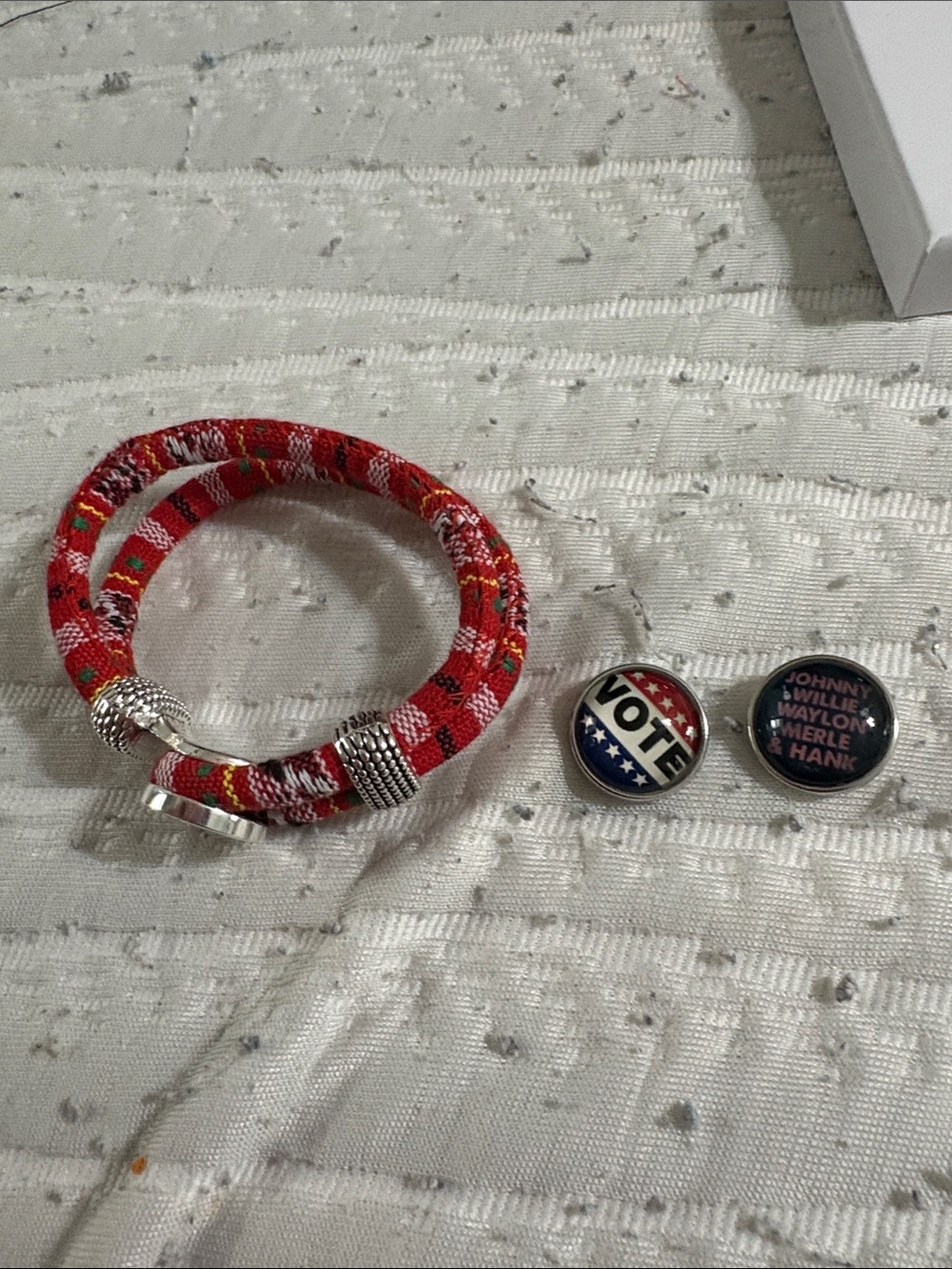 SNAP Bracelet Red and Silver Woven Bracelet small size. Takes 20 m gingersnaps